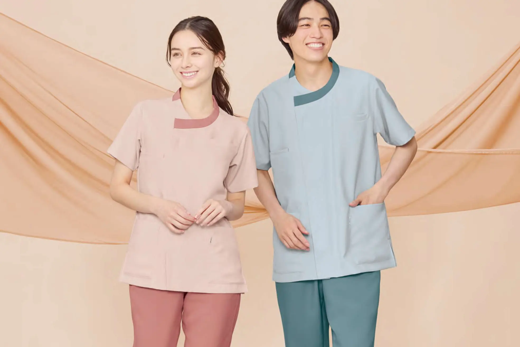 モデルがLohapiスクラブジャケットを着用している